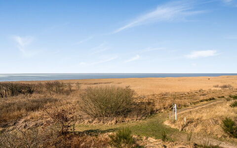 Bjart - 50M to the Fjord: Hout, Dak, Architectuur, Huis, Huis, Verblijf, Siding, Hardwood, Helling, Landgoed