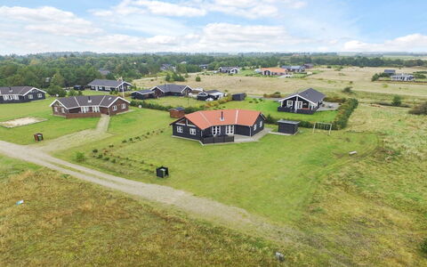 Arnger - 300M to the Fjord: Hout, Dak, Architectuur, Huis, Huis, Verblijf, Siding, Hardwood, Helling, Landgoed