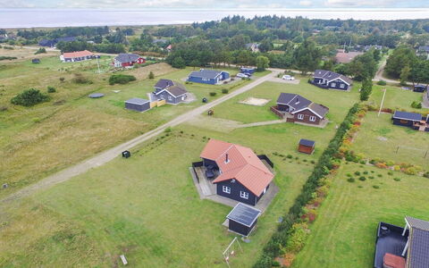 Arnger - 300M to the Fjord: Hout, Dak, Architectuur, Huis, Huis, Verblijf, Siding, Hardwood, Helling, Landgoed