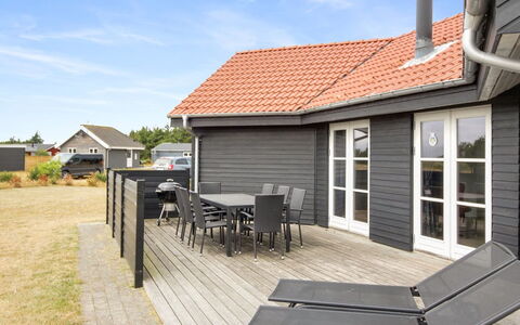Arnger - 300M to the Fjord: Hout, Dak, Architectuur, Huis, Huis, Verblijf, Siding, Hardwood, Helling, Landgoed