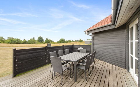 Arnger - 300M to the Fjord: Hout, Dak, Architectuur, Huis, Huis, Verblijf, Siding, Hardwood, Helling, Landgoed
