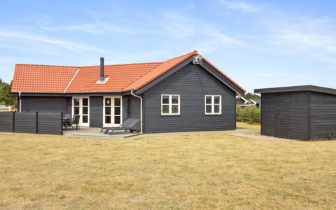 Arnger - 300M to the Fjord: Hout, Dak, Architectuur, Huis, Huis, Verblijf, Siding, Hardwood, Helling, Landgoed