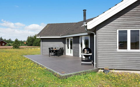 Karmen - 300M to the Fjord: Huis, Dak, Huis, Verblijf, Schuur, Garden Gebouwen, Siding, Werf, Blokhut, Hut