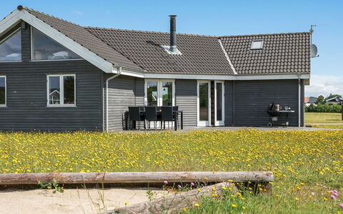 Karmen - 300M to the Fjord: Huis, Dak, Huis, Verblijf, Schuur, Garden Gebouwen, Siding, Werf, Blokhut, Hut
