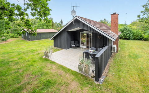 Ottilie - 350M to the Fjord: Huis, Dak, Huis, Verblijf, Struik, Groundcover, Landgoed, Boerderij, Siding, Garden Gebouwen
