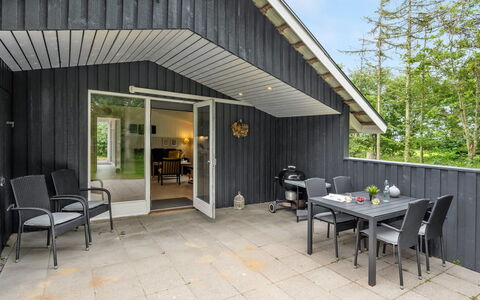 Ottilie - 350M to the Fjord: Huis, Dak, Huis, Verblijf, Struik, Groundcover, Landgoed, Boerderij, Siding, Garden Gebouwen