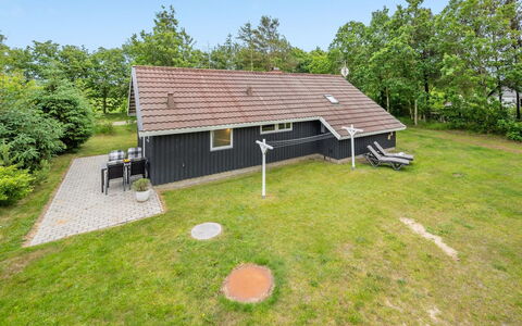 Ottilie - 350M to the Fjord: Huis, Dak, Huis, Verblijf, Struik, Groundcover, Landgoed, Boerderij, Siding, Garden Gebouwen