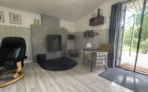Ottilie - 350M to the Fjord: Flooring, Verdieping, Hout, Interieur Ontwerp, Houten Vloer, Meubilair, Huis, Kamer, Hardwood, Woonkamer