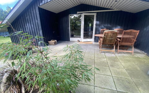 Ottilie - 350M to the Fjord: Schaduw, Backyard, Tuin, Verblijf, Werf, Landscaping, Garden Gebouwen, Siding, Stoel, Outdoor Structuur