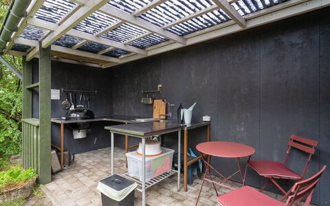 Gail - 400M to the Fjord: Meubilair, Interieur Ontwerp, Flooring, Hout, Verdieping, Plafond, Houten Vloer, Stoel, Tafel, Verlichting