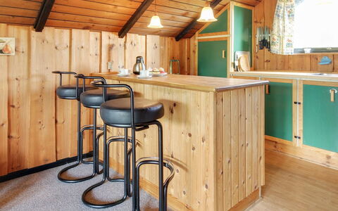 Ingwin - 250M to the Fjord: Hout, Flooring, Beits, Plafond, Countertop, Cabinetry, Keuken, Hardwood, Vernis, Lichte Inrichting