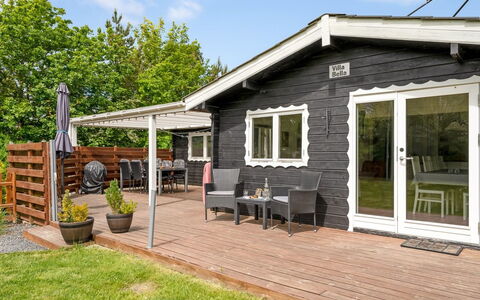 Staffan - 200M to the Fjord: Meubilair, Interieur Ontwerp, Flooring, Hout, Verdieping, Plafond, Houten Vloer, Stoel, Tafel, Verlichting