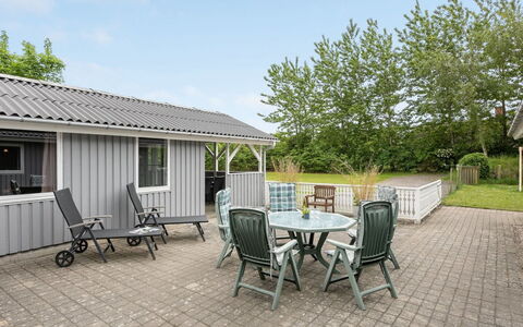 Elizabeth - 400M to the Fjord: Huis, Dak, Huis, Siding, Verblijf, Deur, Dek, Tuin, Veranda, Werf