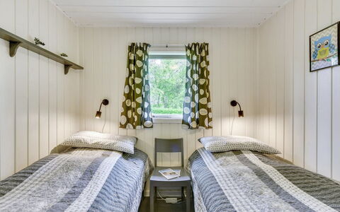 Elizabeth - 400M to the Fjord: Hout, Interieur Ontwerp, Huis, Plafond, Meubilair, Verdieping, Slaapkamer, Bed, Bed Frame, Bedding