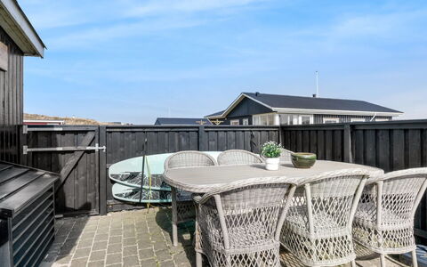 Jorie - 100M from the Sea: Gras, Huis, Dak, Huis, Verblijf, Struik, Land Lot, Landelijk Gebied, Boerderij, Groundcover