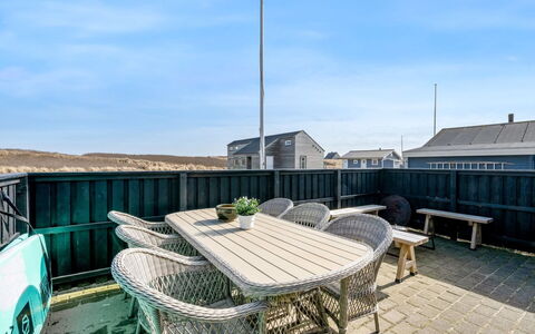 Jorie - 100M from the Sea: Gras, Huis, Dak, Huis, Verblijf, Struik, Land Lot, Landelijk Gebied, Boerderij, Groundcover