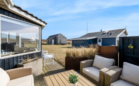 Jorie - 100M from the Sea: Gras, Huis, Dak, Huis, Verblijf, Struik, Land Lot, Landelijk Gebied, Boerderij, Groundcover