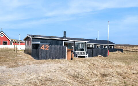 Jorie - 100M from the Sea: Gras, Huis, Dak, Huis, Verblijf, Struik, Land Lot, Landelijk Gebied, Boerderij, Groundcover