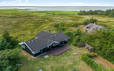 Leona - 250M to the Fjord: Woongebied, Dak, Voorstad, Oprit, Landgoed, Schoorsteen