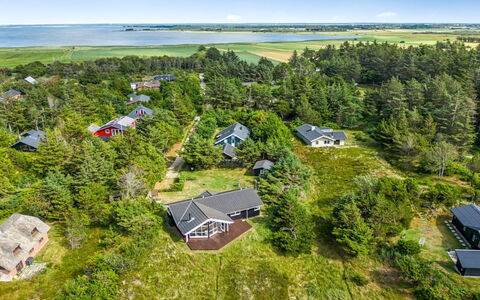 Leona - 250M to the Fjord: Woongebied, Dak, Voorstad, Oprit, Landgoed, Schoorsteen