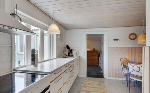 Fransiska - from the Sea: Hout, Flooring, Plafond, Interieur Ontwerp, Keuken, Countertop, Verdieping, Lichte Inrichting, Huis, Cabinetry