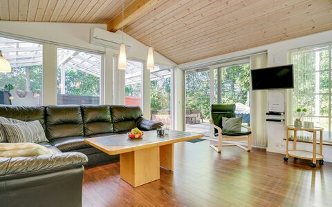 Epke - 250M from the Sea: Huis, Verblijf, Veranda, Siding, Boerderij, Outdoor Structuur