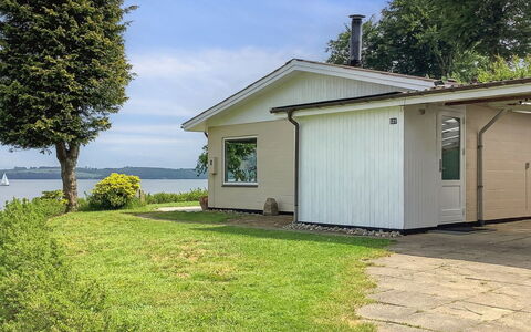 Launo - 150M to the Fjord: Dak, Huis, Huis, Verblijf, Siding, Landgoed, Oprit, Garden Gebouwen, Werf, Schuur