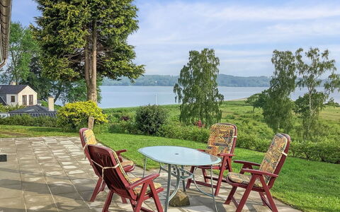 Launo - 150M to the Fjord: Dak, Huis, Huis, Verblijf, Siding, Landgoed, Oprit, Garden Gebouwen, Werf, Schuur
