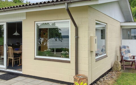 Launo - 150M to the Fjord: Dak, Huis, Huis, Verblijf, Siding, Landgoed, Oprit, Garden Gebouwen, Werf, Schuur
