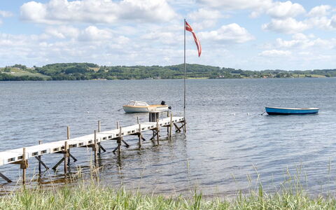 Launo - 150M to the Fjord: Dak, Huis, Huis, Verblijf, Siding, Landgoed, Oprit, Garden Gebouwen, Werf, Schuur