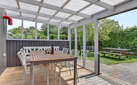 Agnita - 300M from the Sea: Meubilair, Interieur Ontwerp, Flooring, Hout, Verdieping, Plafond, Houten Vloer, Stoel, Tafel, Verlichting