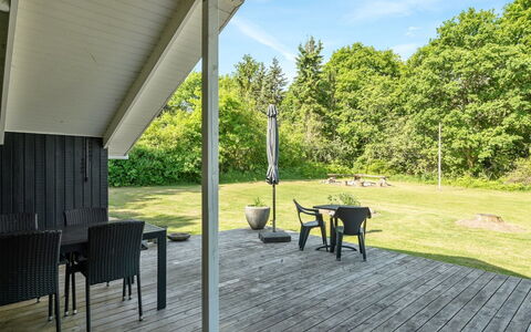 Yngve - 56.5Km from the Sea: Dak, Huis, Huis, Verblijf, Siding, Landgoed, Oprit, Garden Gebouwen, Werf, Schuur