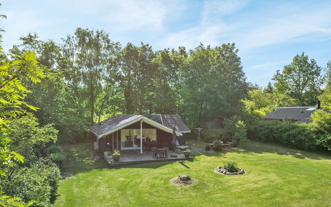 Yngve - 56.5Km from the Sea: Dak, Huis, Huis, Verblijf, Siding, Landgoed, Oprit, Garden Gebouwen, Werf, Schuur