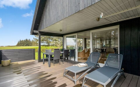 Aleida - 100M to the Fjord: Meubilair, Interieur Ontwerp, Flooring, Hout, Verdieping, Plafond, Houten Vloer, Stoel, Tafel, Verlichting