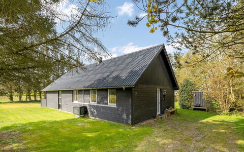 Aleida - 100M to the Fjord: Meubilair, Interieur Ontwerp, Flooring, Hout, Verdieping, Plafond, Houten Vloer, Stoel, Tafel, Verlichting