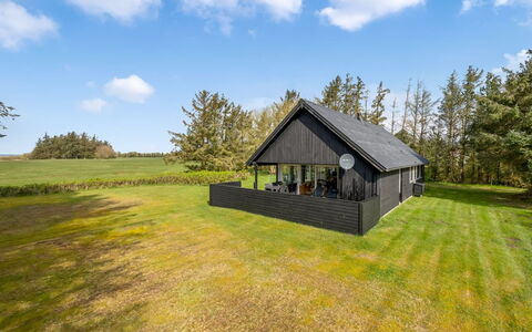 Aleida - 100M to the Fjord: Meubilair, Interieur Ontwerp, Flooring, Hout, Verdieping, Plafond, Houten Vloer, Stoel, Tafel, Verlichting