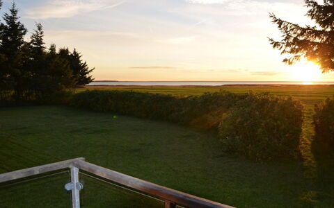 Aleida - 100M to the Fjord: Horizon, Schemer, Zonsondergang, Ochtend, Avond, Zonsopkomst, Zonlicht, Gazon, Afterglow, Landscaping