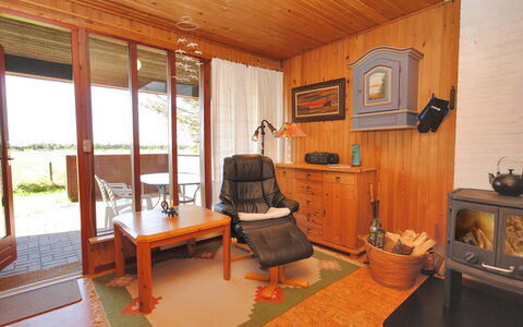 Neven - 900M from the Sea: Meubilair, Interieur Ontwerp, Flooring, Hout, Verdieping, Plafond, Kamer, Stoel, Verlichting, Woonkamer