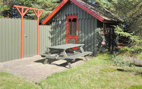 Neven - 900M from the Sea: Hout, Schuur, Garden Gebouwen, Verblijf, Hardwood, Backyard, Tuin, Blokhut, Beits, Outdoor Structuur