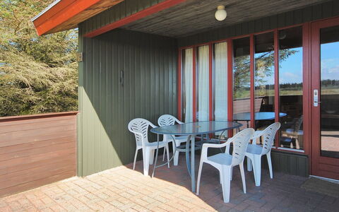 Neven - 900M from the Sea: Hout, Beits, Plank, Hardwood, Verblijf, Dek, Siding, Schaduw, Houten Vloer, Garden Gebouwen