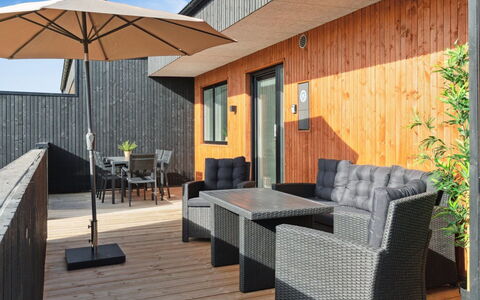 Kasper - 1.8Km from the Sea: Hout, Dak, Architectuur, Huis, Huis, Verblijf, Siding, Hardwood, Helling, Landgoed