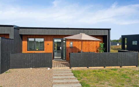 Kasper - 1.8Km from the Sea: Hout, Dak, Architectuur, Huis, Huis, Verblijf, Siding, Hardwood, Helling, Landgoed