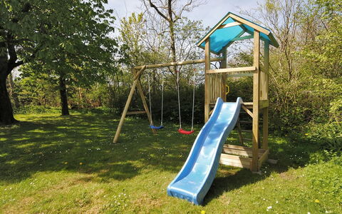 Sophia - 8Km from the Sea: Dia Van De Speelplaats, Speeltoestel, Chute, Tuin, Landscaping, Park, Backyard, Speelplaats