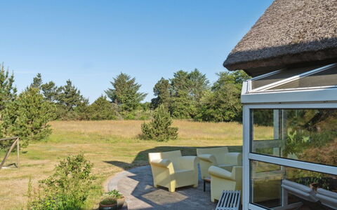 Gertrudis - 2Km to the Fjord: Meubilair, Interieur Ontwerp, Flooring, Hout, Verdieping, Plafond, Houten Vloer, Stoel, Tafel, Verlichting
