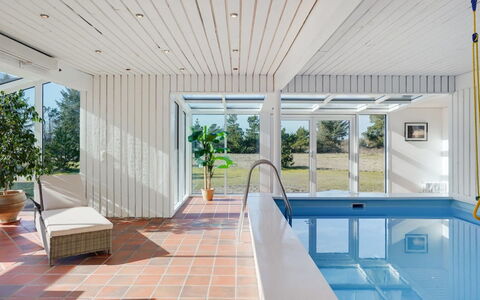 Gertrudis - 2Km to the Fjord: Meubilair, Interieur Ontwerp, Flooring, Hout, Verdieping, Plafond, Houten Vloer, Stoel, Tafel, Verlichting