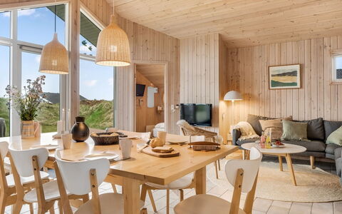 Tecumseh - 150M from the Sea: Meubilair, Interieur Ontwerp, Flooring, Hout, Verdieping, Plafond, Houten Vloer, Stoel, Tafel, Verlichting