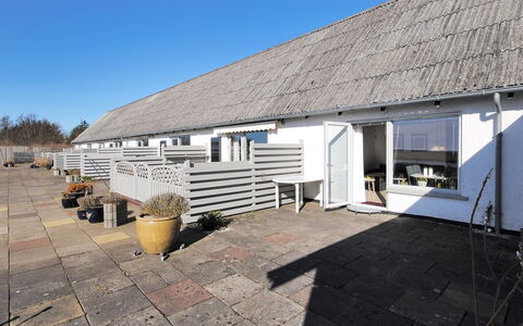Rejhana - 500M to the Fjord: Lucht, Dak, Huis, Verblijf, Helling, Schaduw, Daylighting, Siding, Oprit