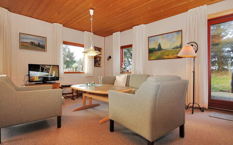 Palle - 2Km from the Sea: Meubilair, Interieur Ontwerp, Flooring, Verdieping, Hout, Plafond, Kamer, Bankstel, Fotolijst, Woonkamer