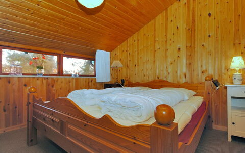 Palle - 2Km from the Sea: Hout, Interieur Ontwerp, Plafond, Slaapkamer, Flooring, Verdieping, Bed, Meubilair, Kamer, Hardwood