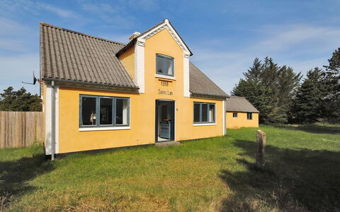 Margrethe - 1.1Km from the Sea: Woongebied, Dak, Voorstad, Oprit, Landgoed, Schoorsteen